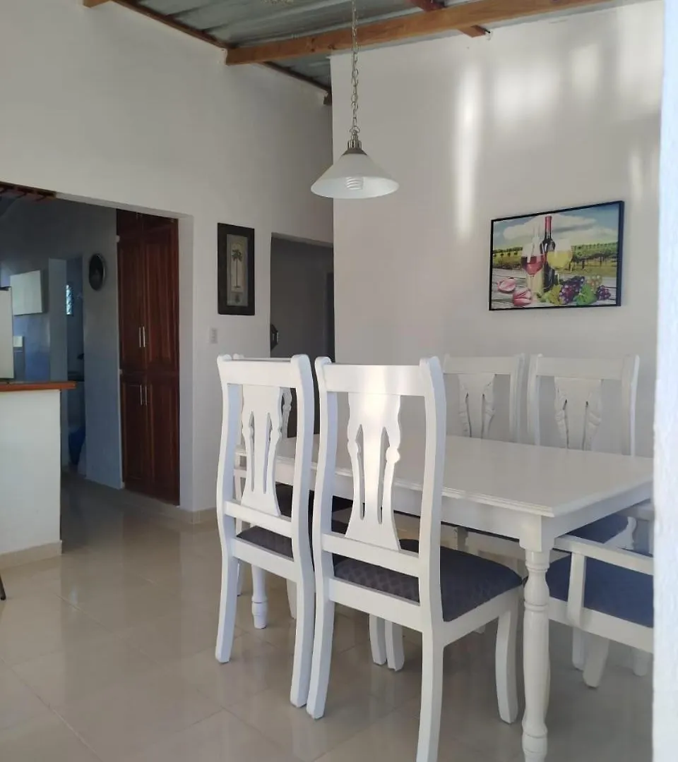 Casa De Dos Habitaciones En Constanza